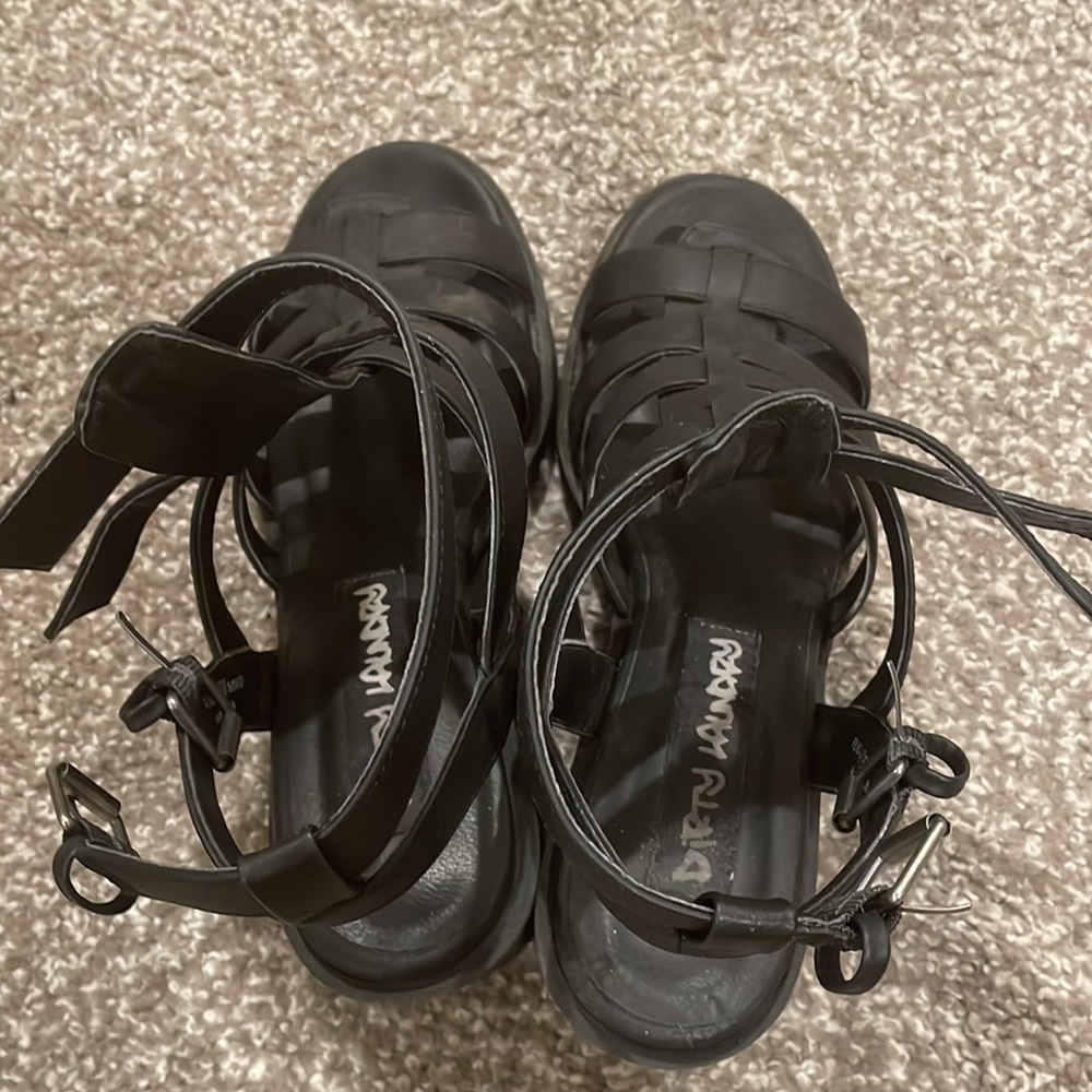 Dirty Laundry Heels - Picture 4 of 4